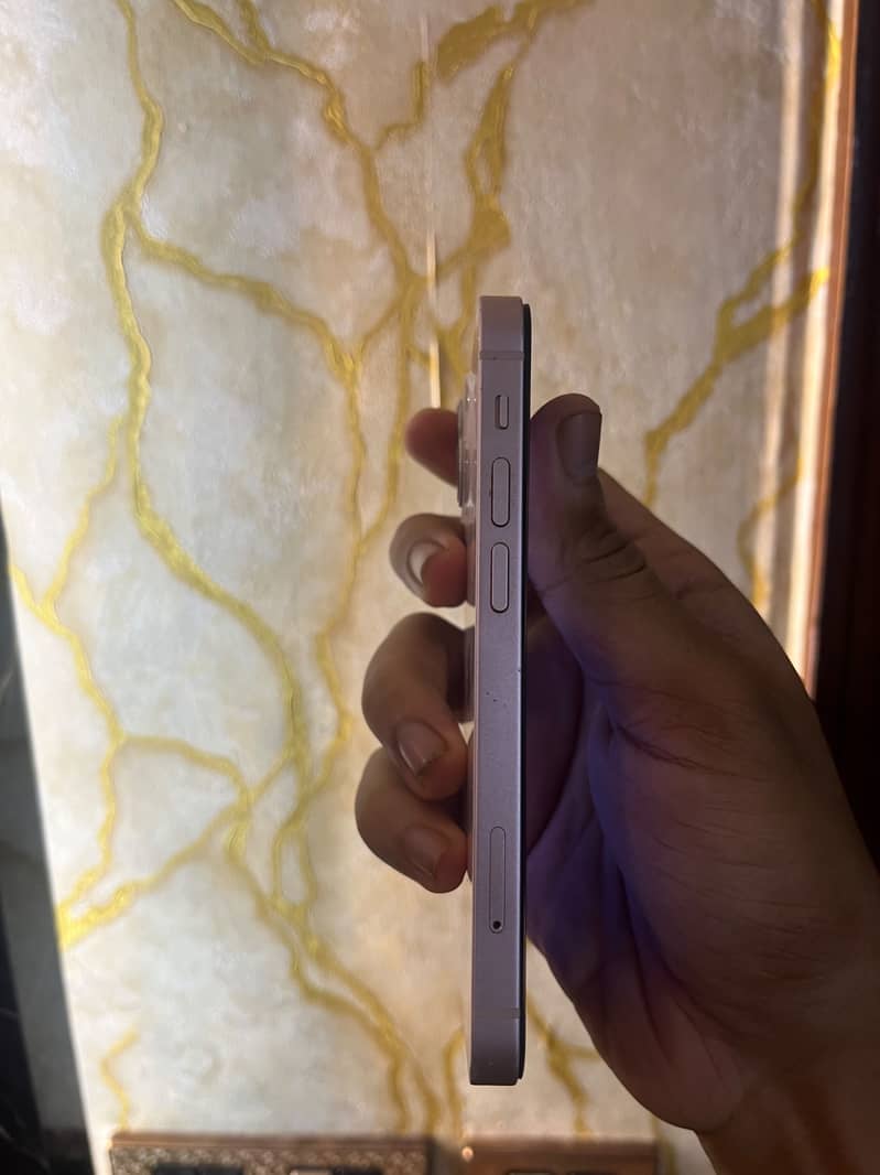 Apple iPhone 13 mini 4