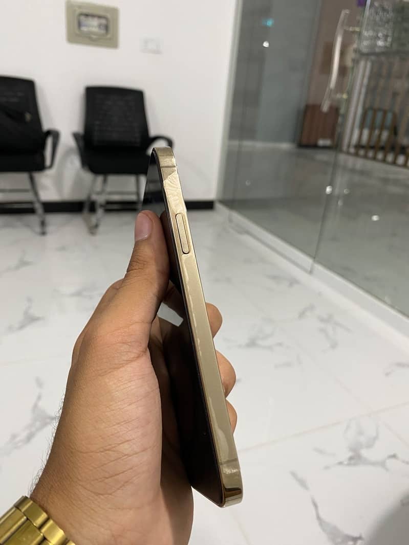Apple iPhone 12 Pro 1
