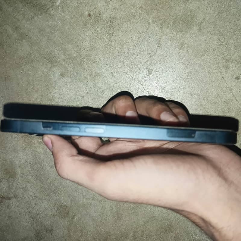Apple iPhone 13 1