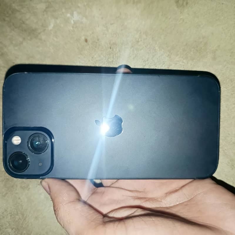 Apple iPhone 13 3