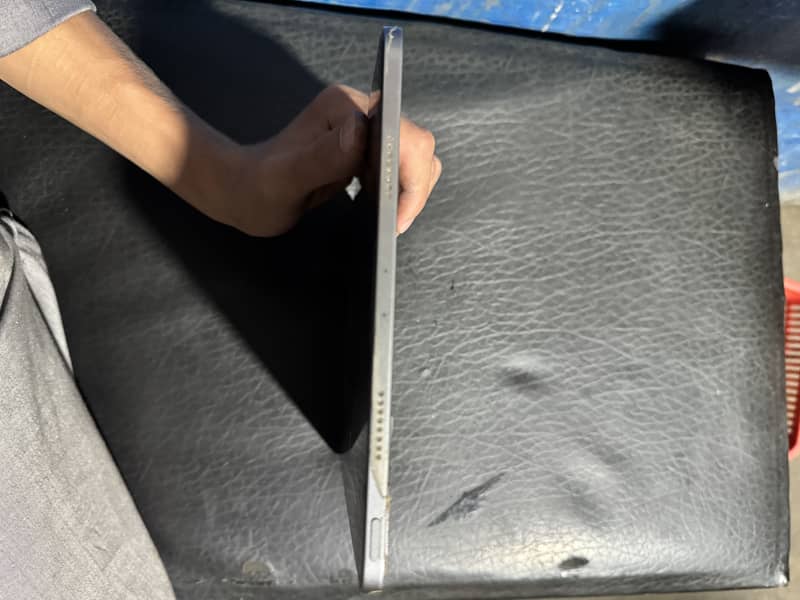 iPad M1 With Box 2
