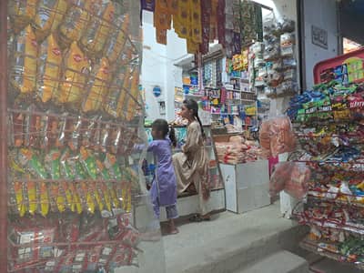 کریانہ سٹور برائے فروخت بڑی تین شٹر دوکان