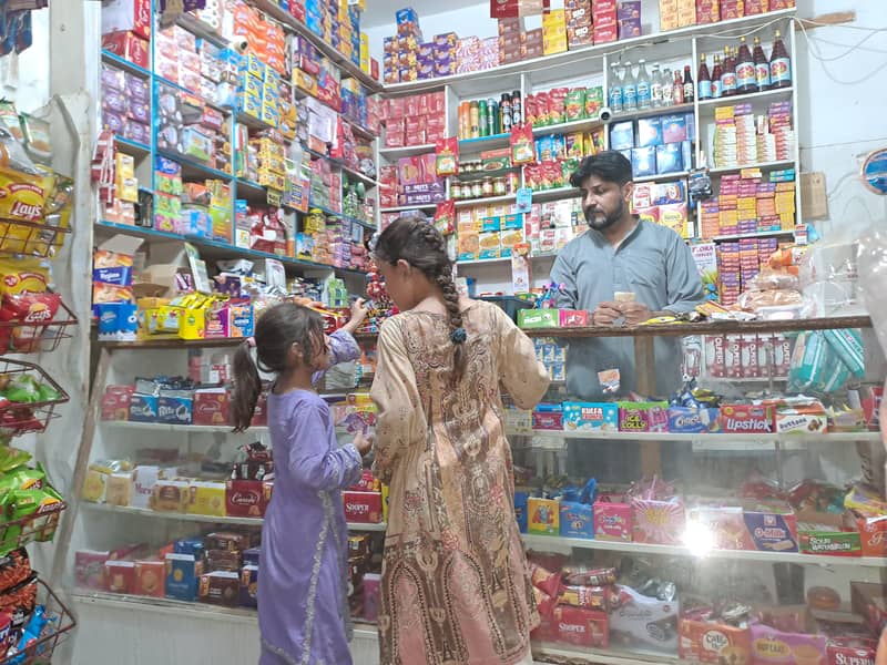 کریانہ سٹور برائے فروخت بڑی تین شٹر دوکان 2
