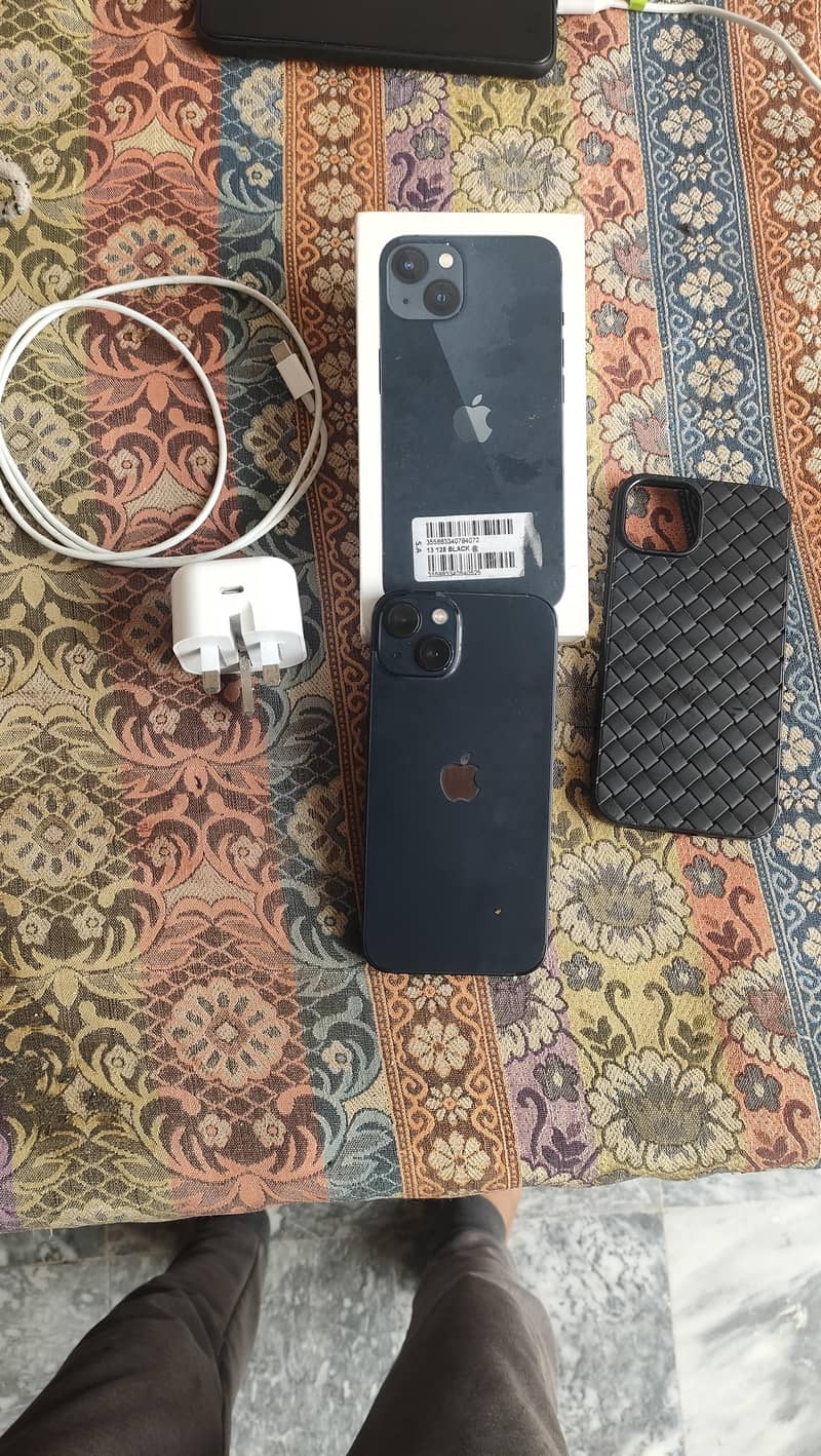 Apple iPhone 13 2