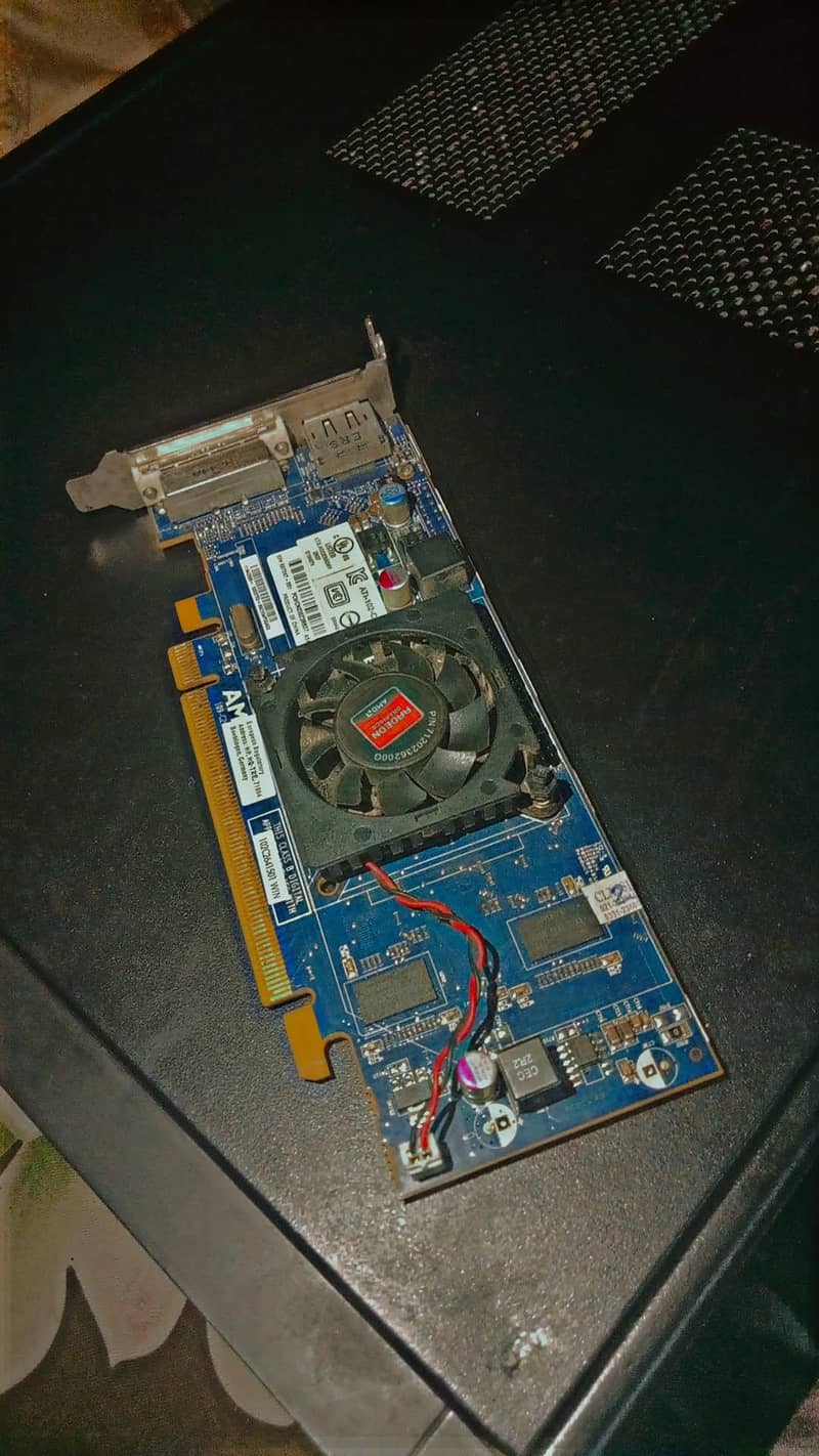 core  i3 processor third generation  or 1gb card 2