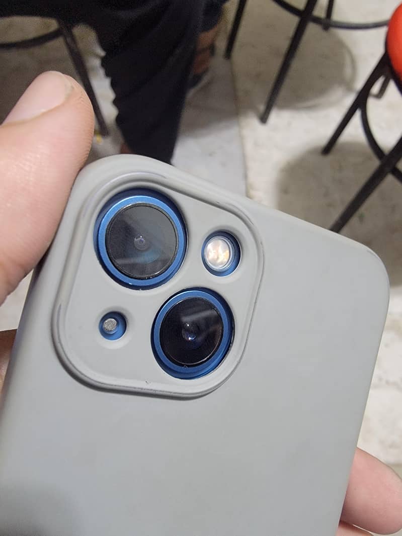 Apple iPhone 13 0