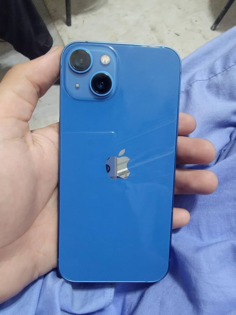 Apple iPhone 13 8