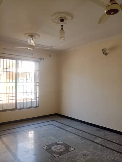 3,5Mara bred new triple story available for rent Ghauri town ph 3