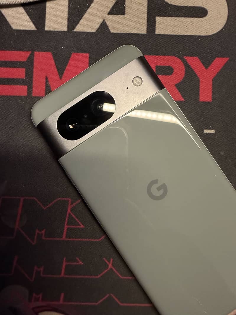 Google Pixel 8 4