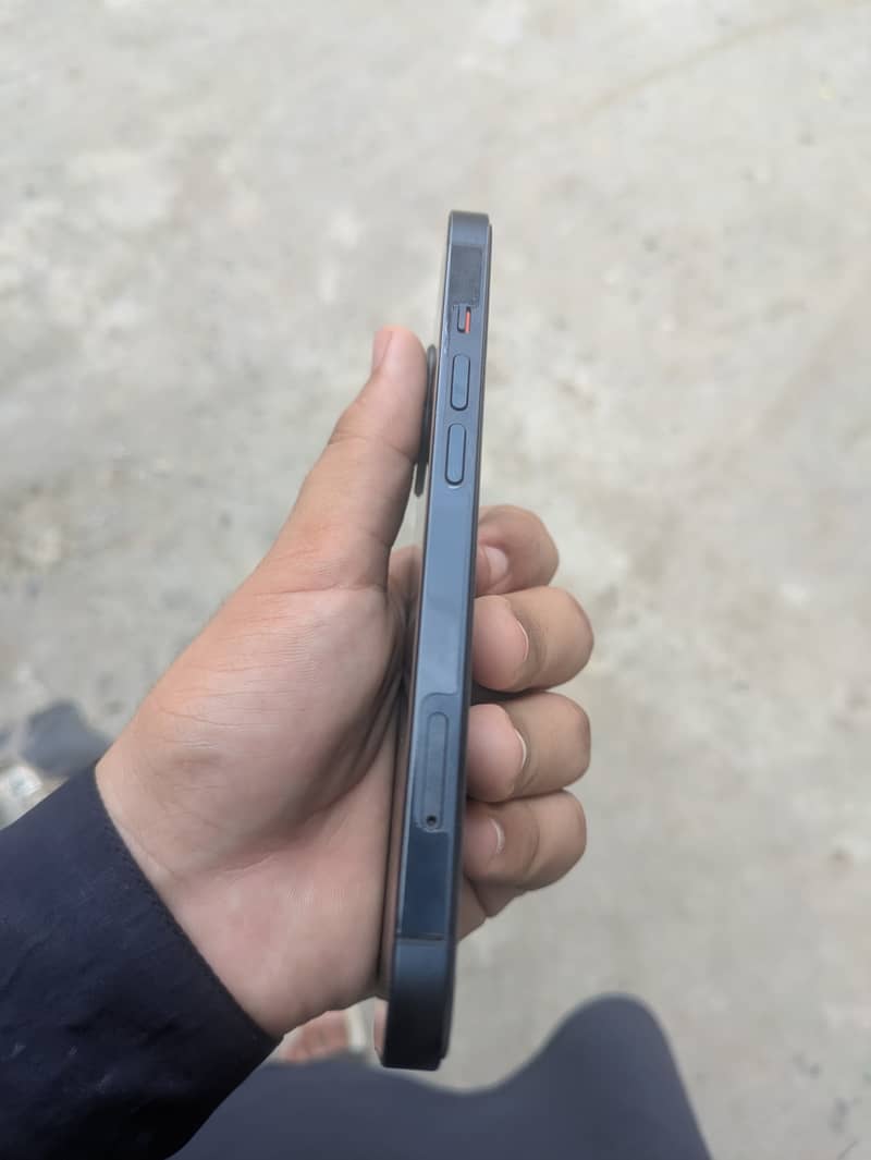 Apple iPhone 13 6