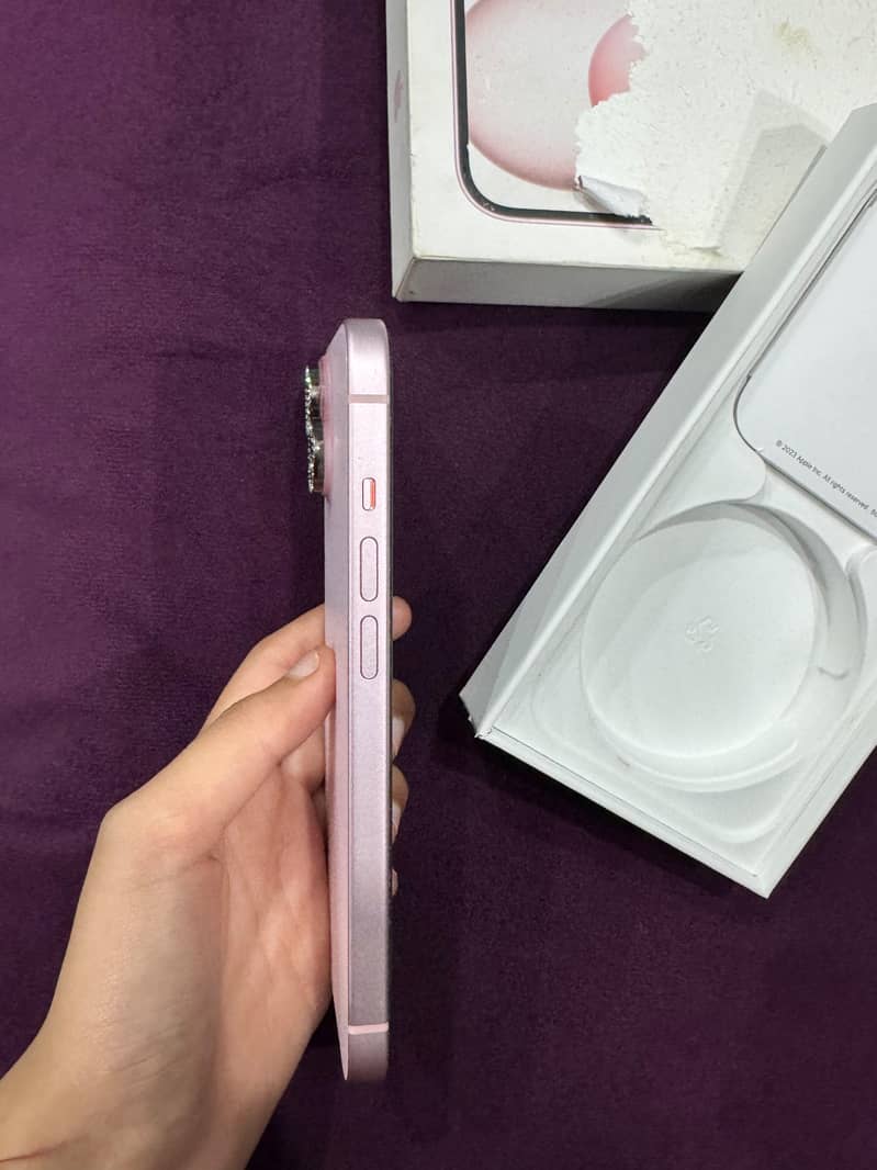 Apple iPhone 15 5