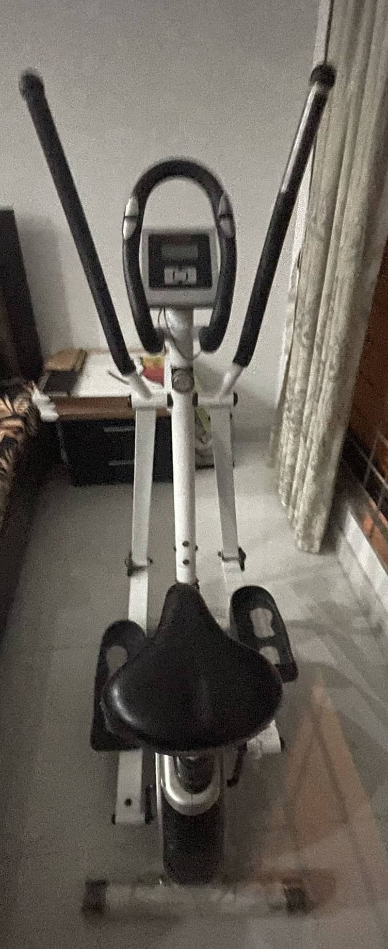 Exercise Cycle Excellent Condition 4