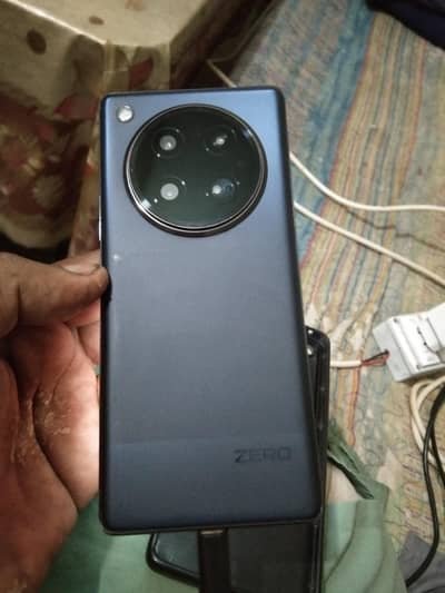 infinix zero 40 (8/256)