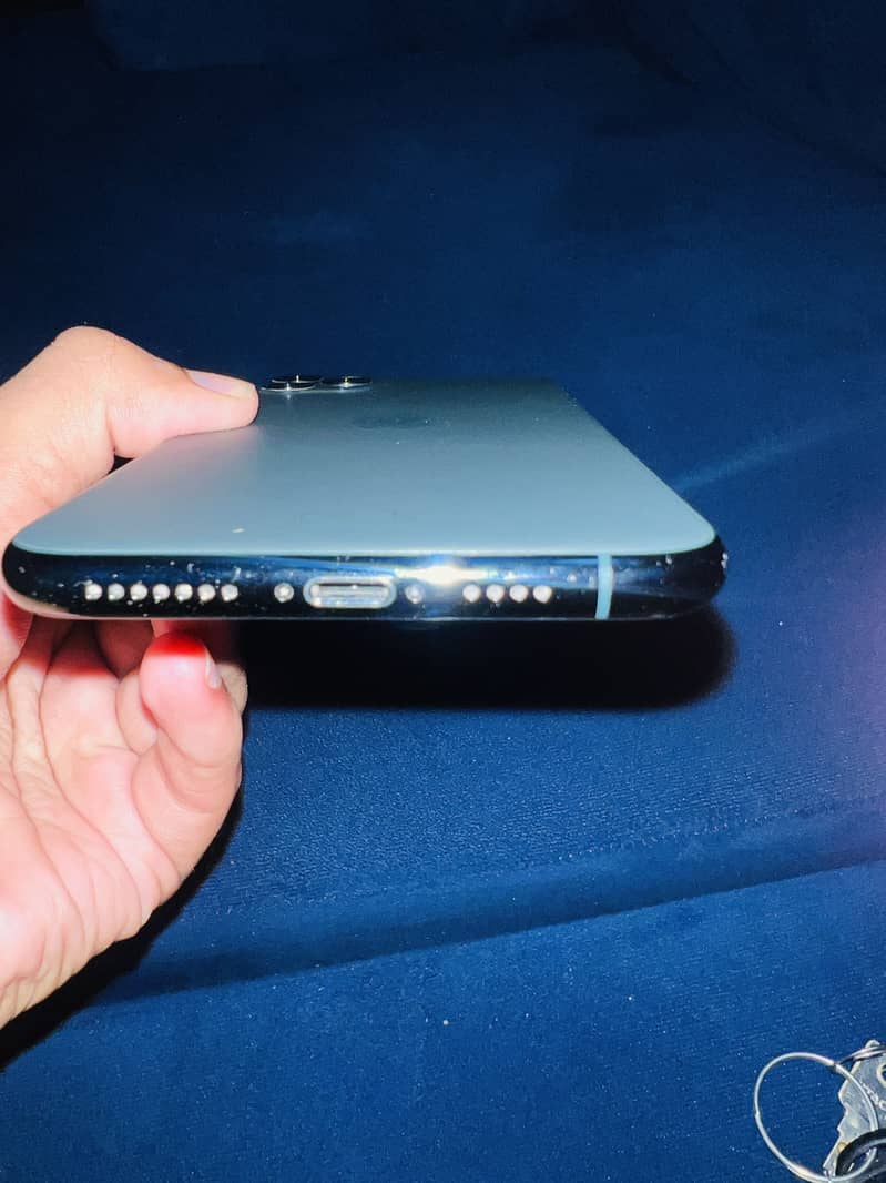 iPhone 11 Pro Max 1