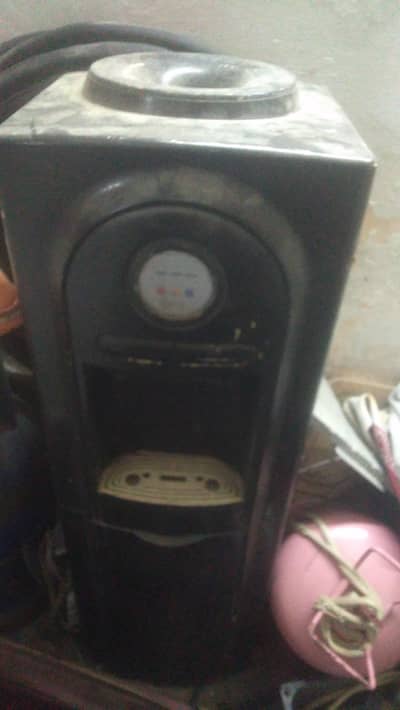 water dispenser for sale in geniune good condition