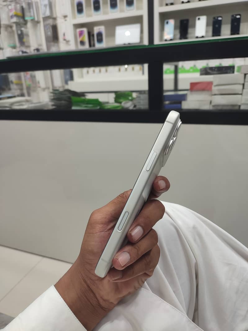 iphone 17 pro max silver 0