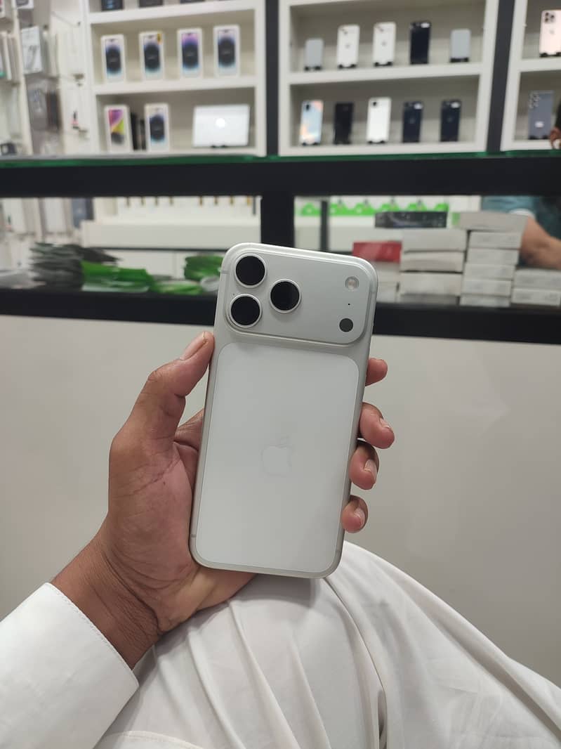 iphone 17 pro max silver 2