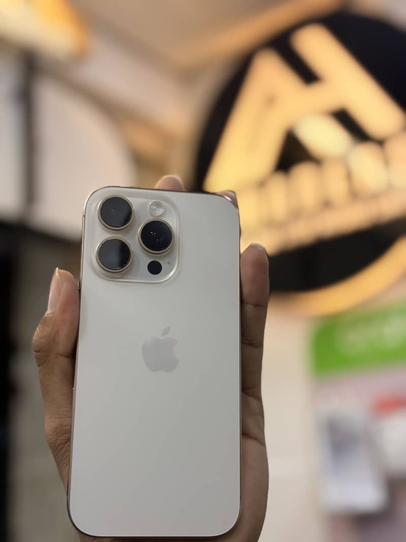 Apple iPhone 16 Pro 2