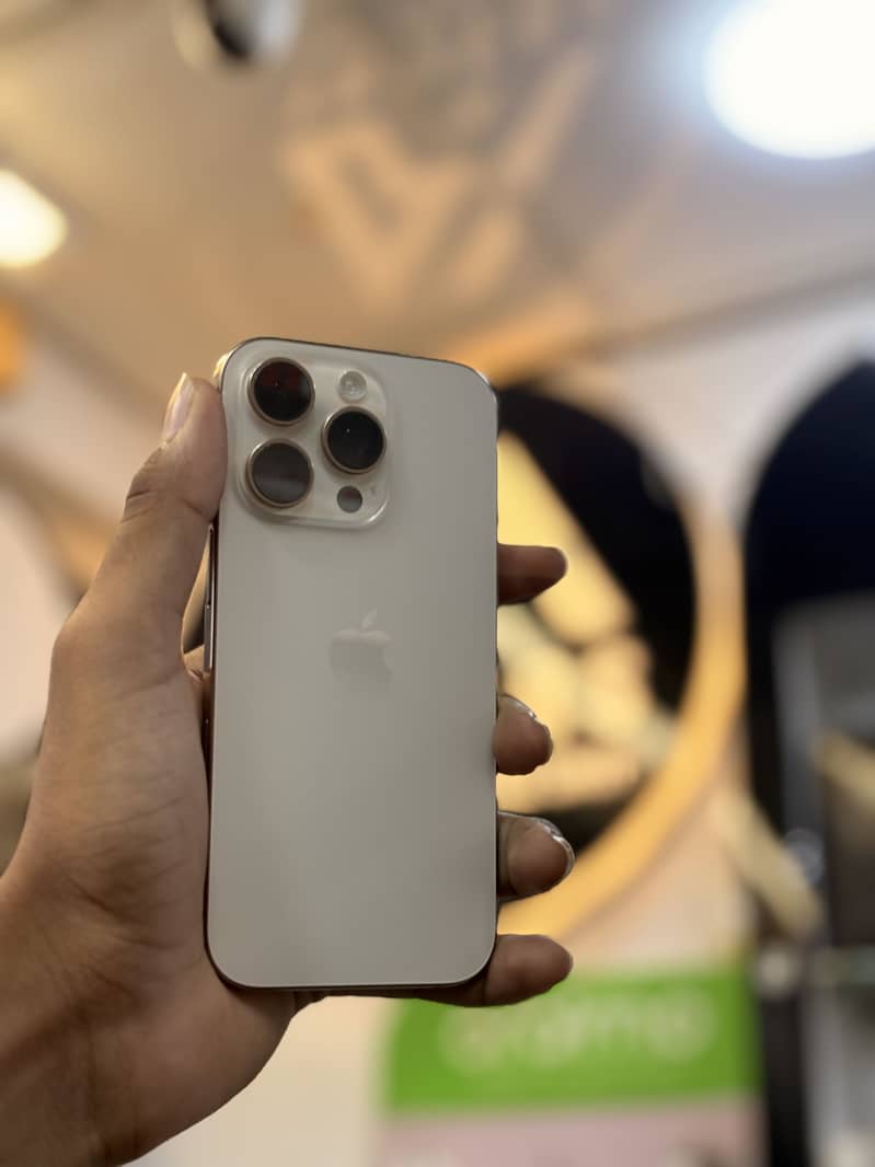 Apple iPhone 16 Pro 5