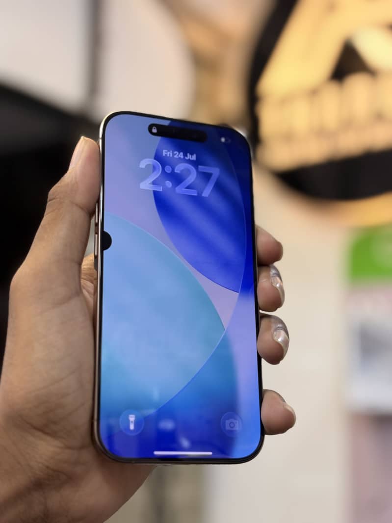 Apple iPhone 16 Pro 6
