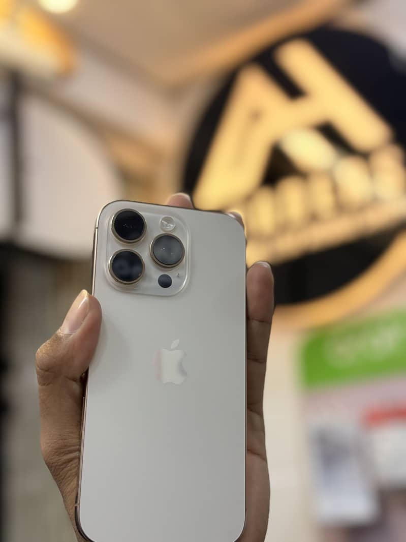 Apple iPhone 16 Pro 7
