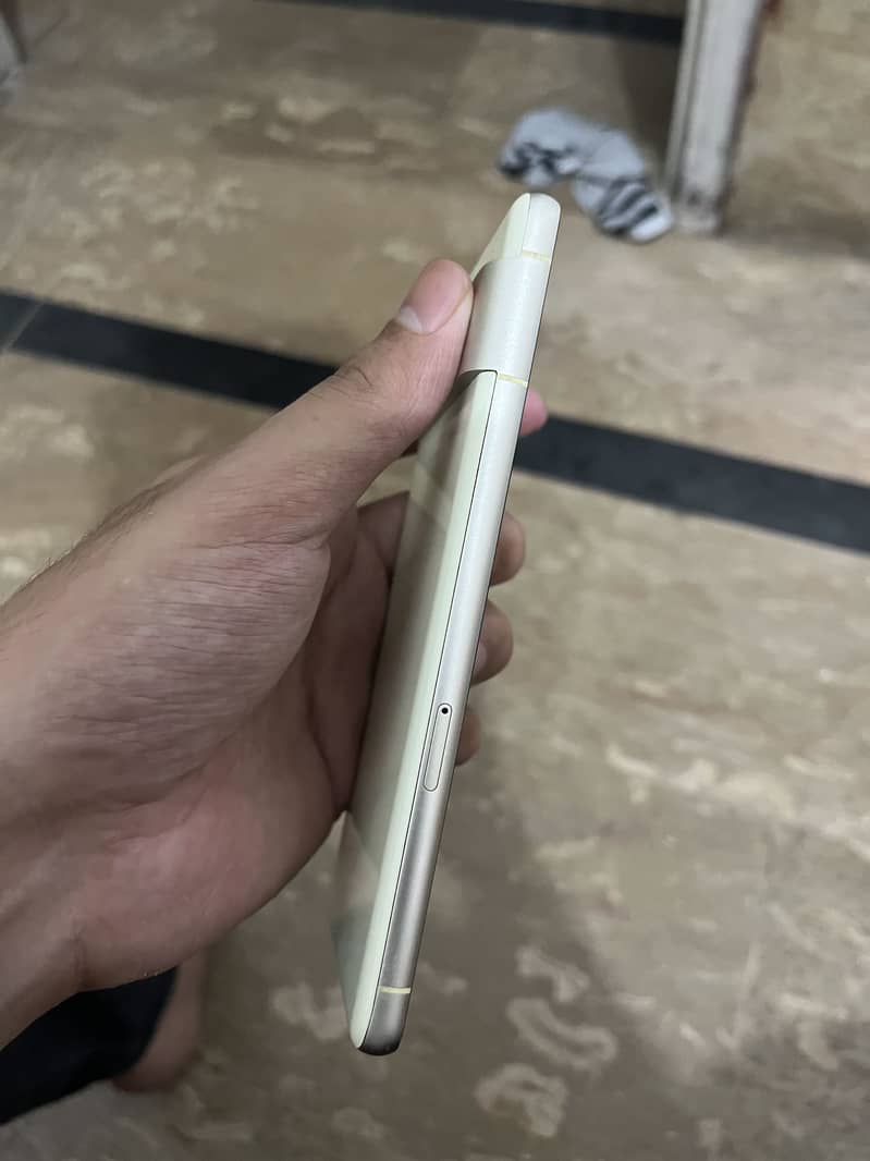 Google pixel 7 4
