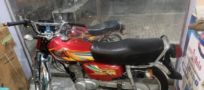 Honda cG125