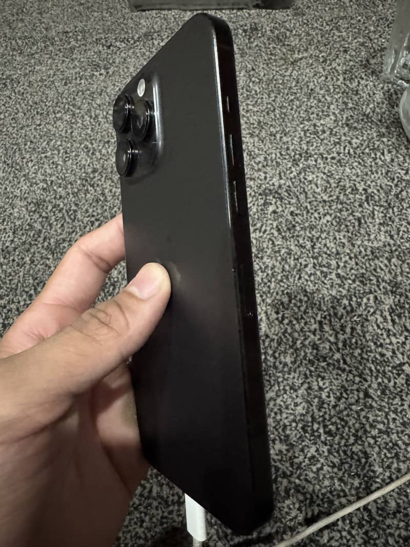 iphone 16 Pro Max 3