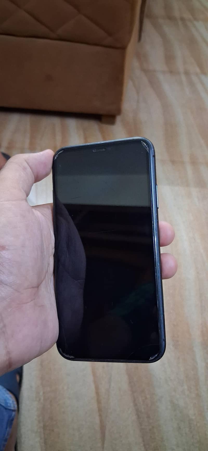 Apple iPhone 11 0
