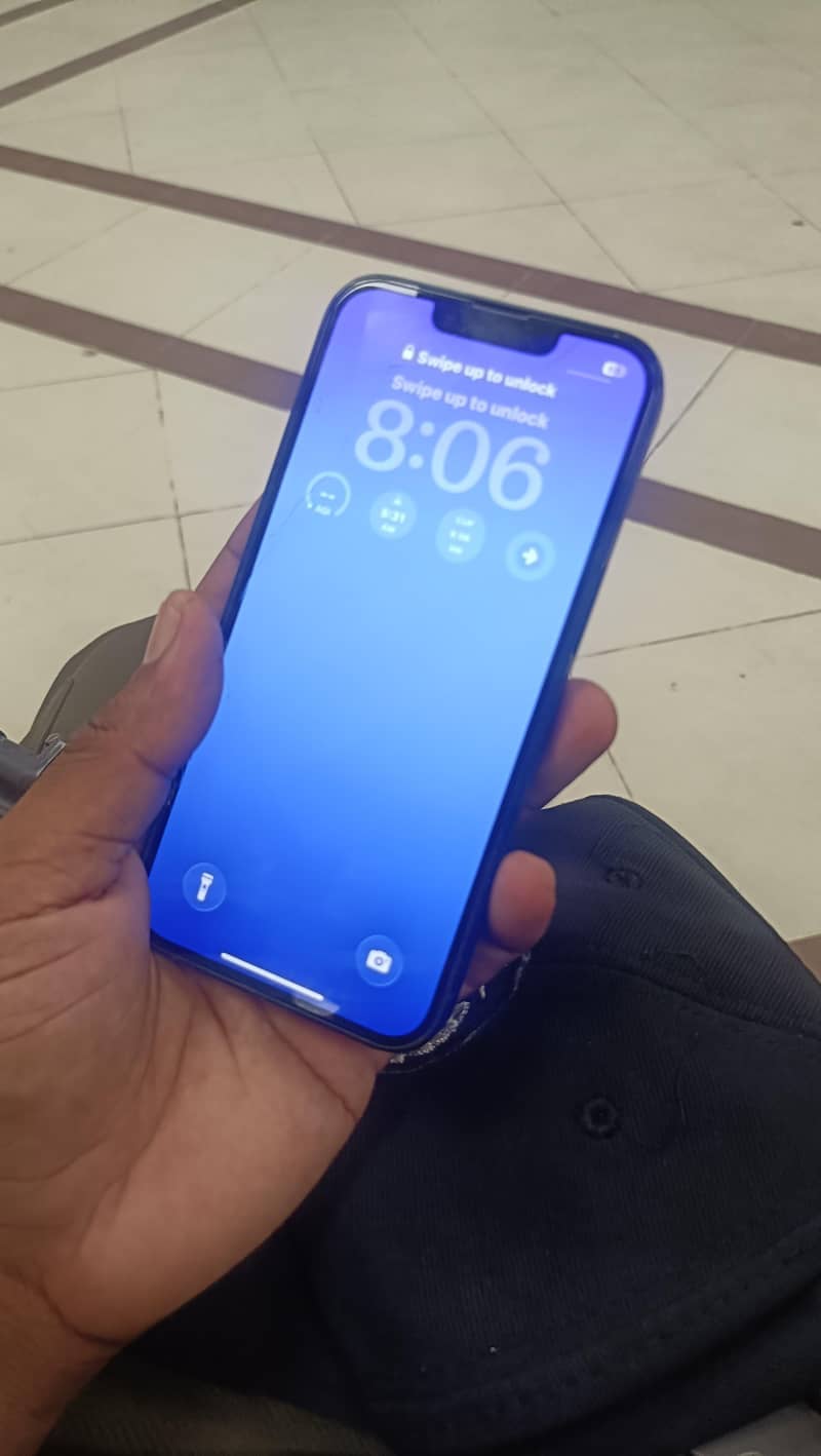 Apple iPhone 14 3