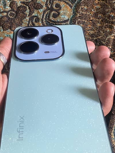 Infinix Hot 40