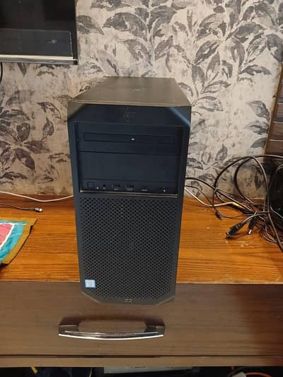 HP Z2 G4 WORKSTATION / Intel Xeon E-2226G /256GB NVMe SSD /Win 11 Pro