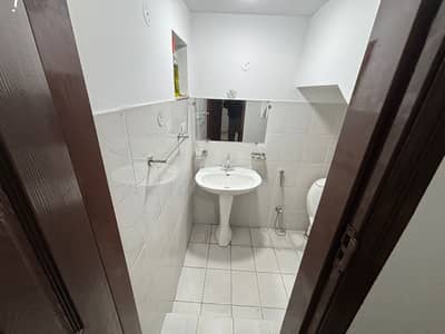12 MARLA 4 BEDROOM HOUSE AVAILABLE FOR RENT