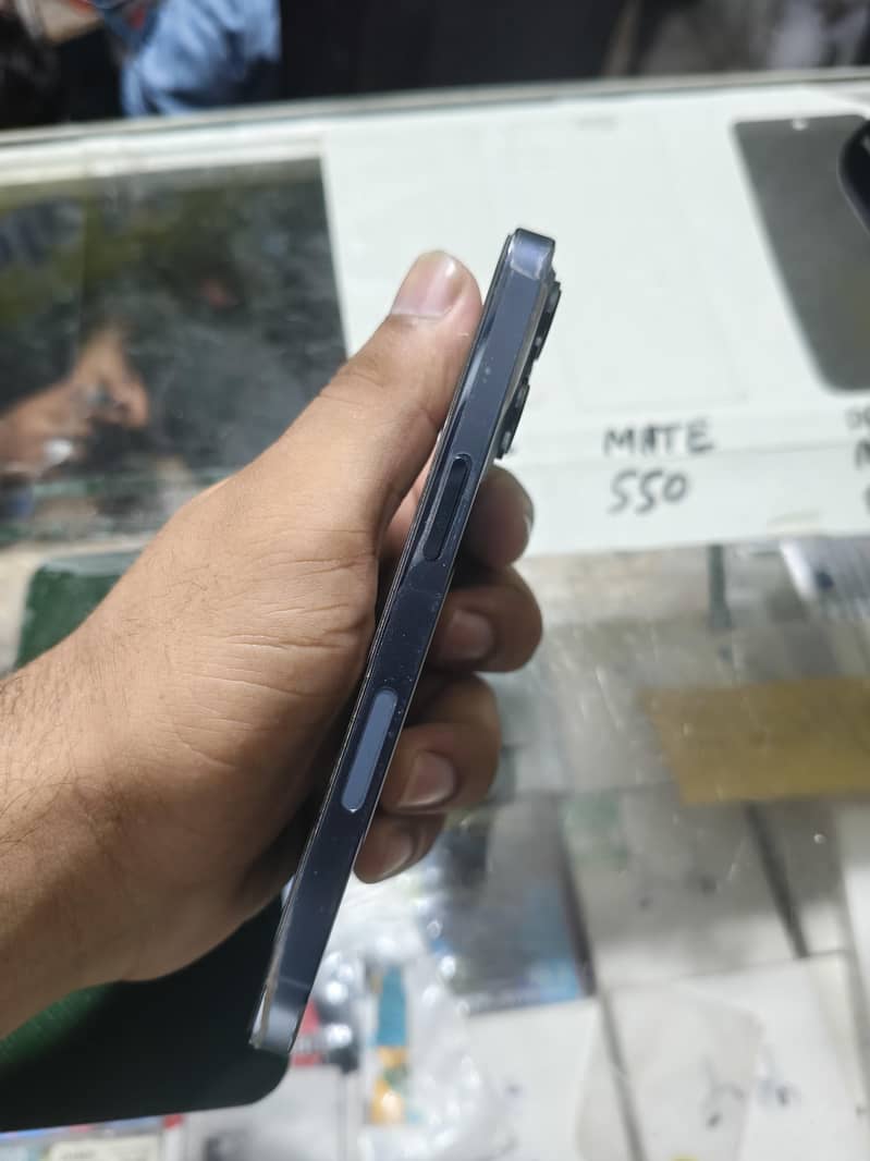 Apple iPhone 13 Pro 1