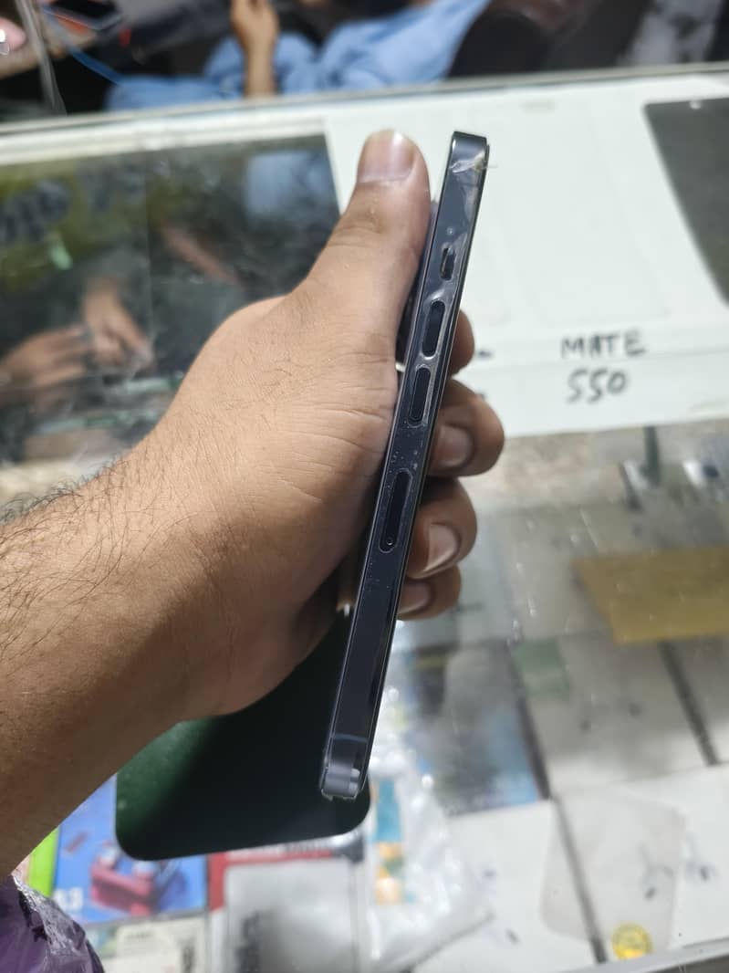 Apple iPhone 13 Pro 3