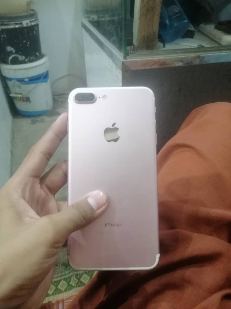 Apple iPhone 7 Plus 4