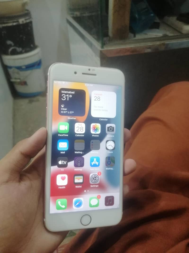 Apple iPhone 7 Plus 5