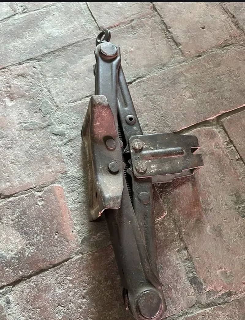 Car jack 1