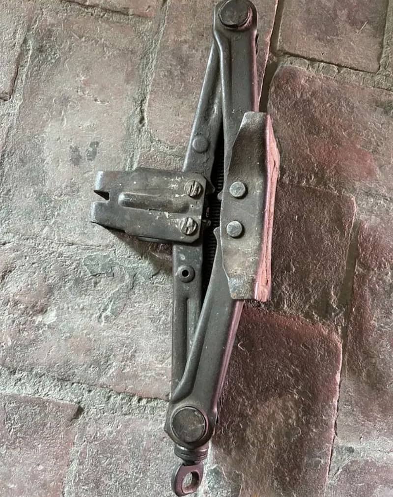 Car jack 2