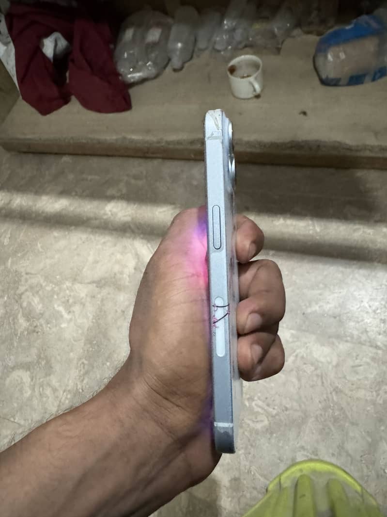 Apple iPhone 15 3