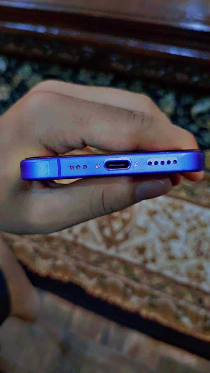 Apple iPhone 16 2