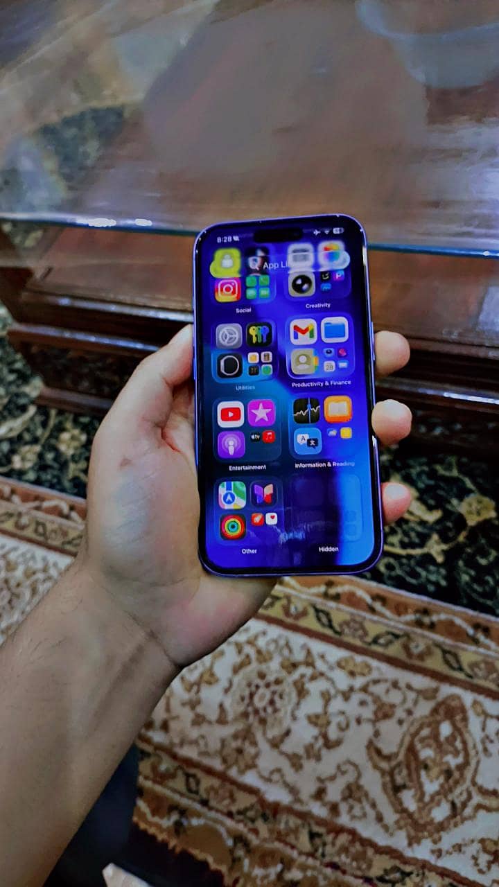 Apple iPhone 16 7