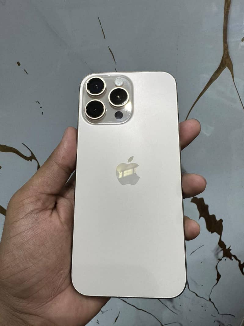 Apple iPhone 16 Pro Max 0