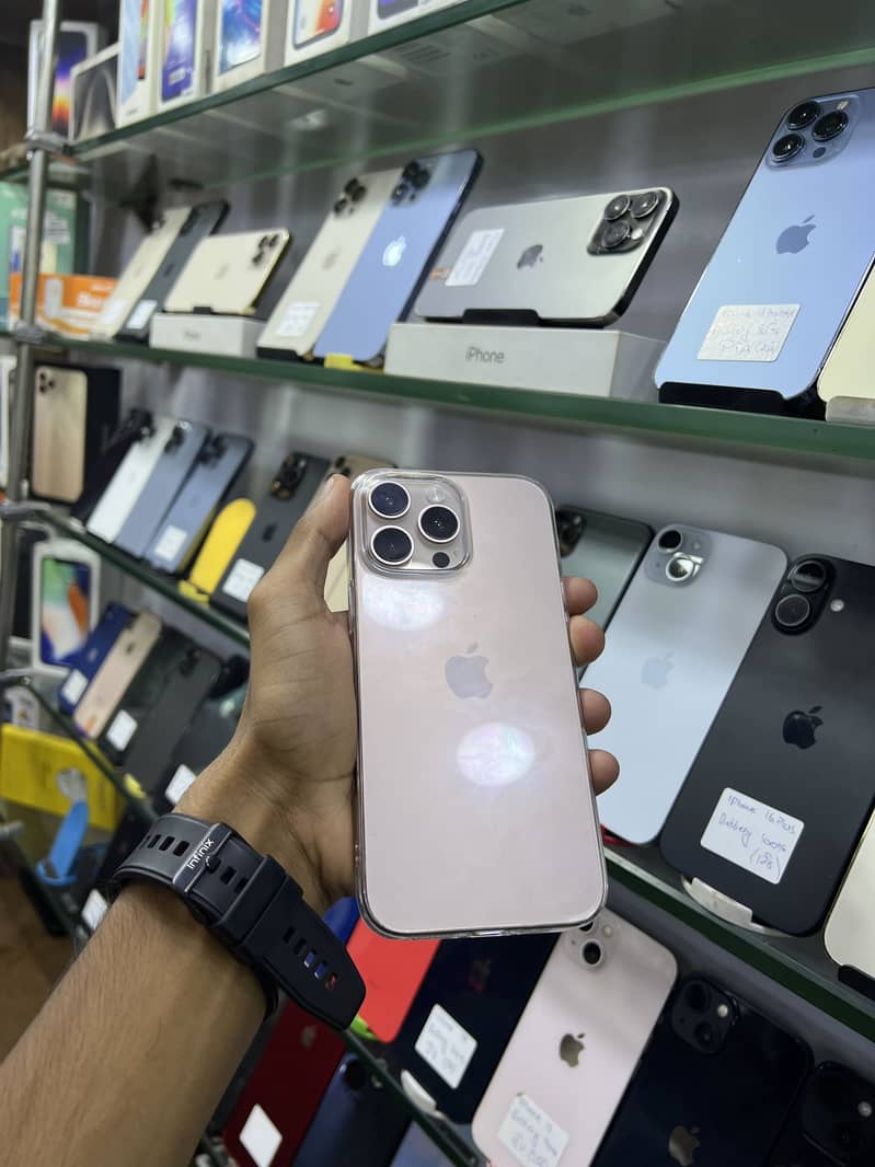 Apple iPhone 16 Pro Max 1