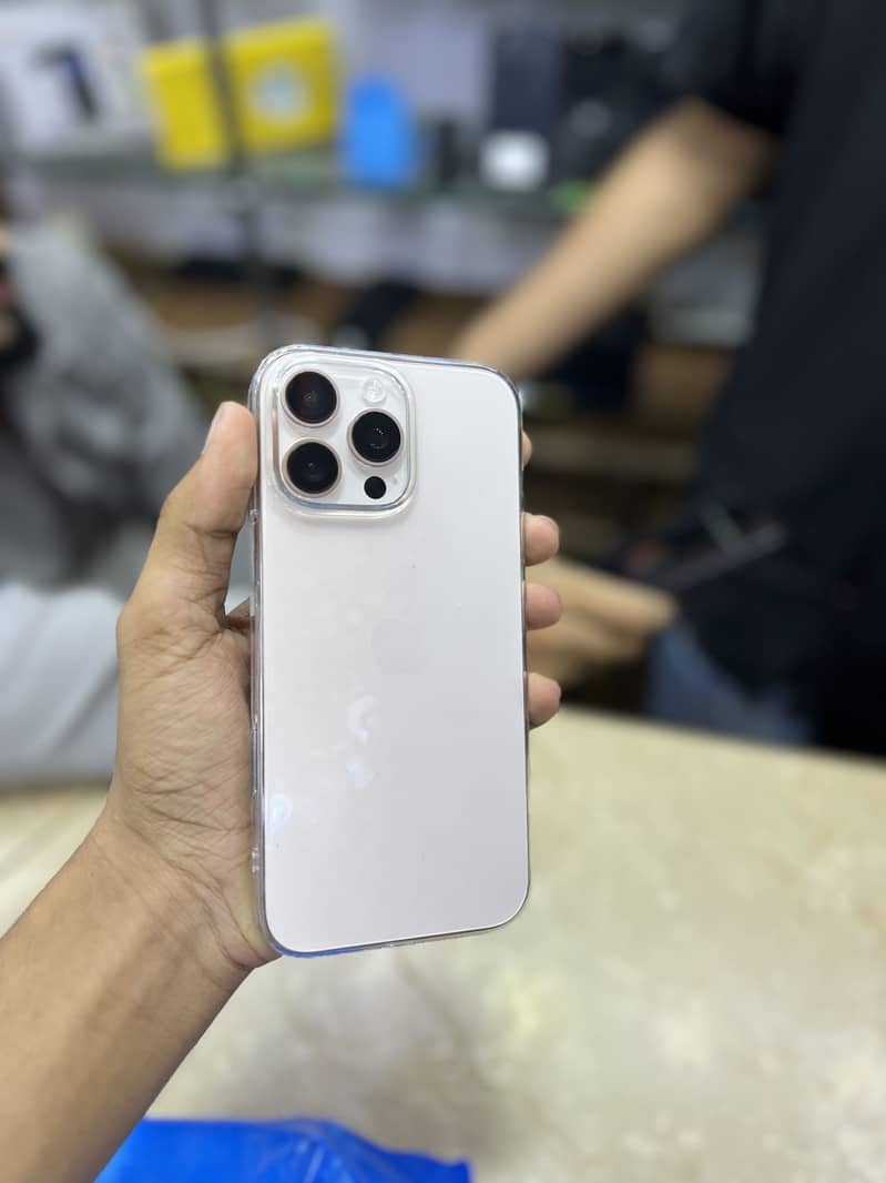 Apple iPhone 16 Pro Max 7