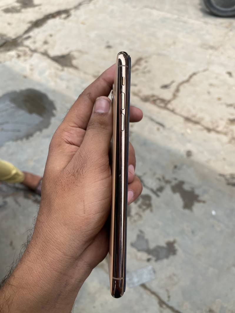 Iphone 11 pro max pta 4