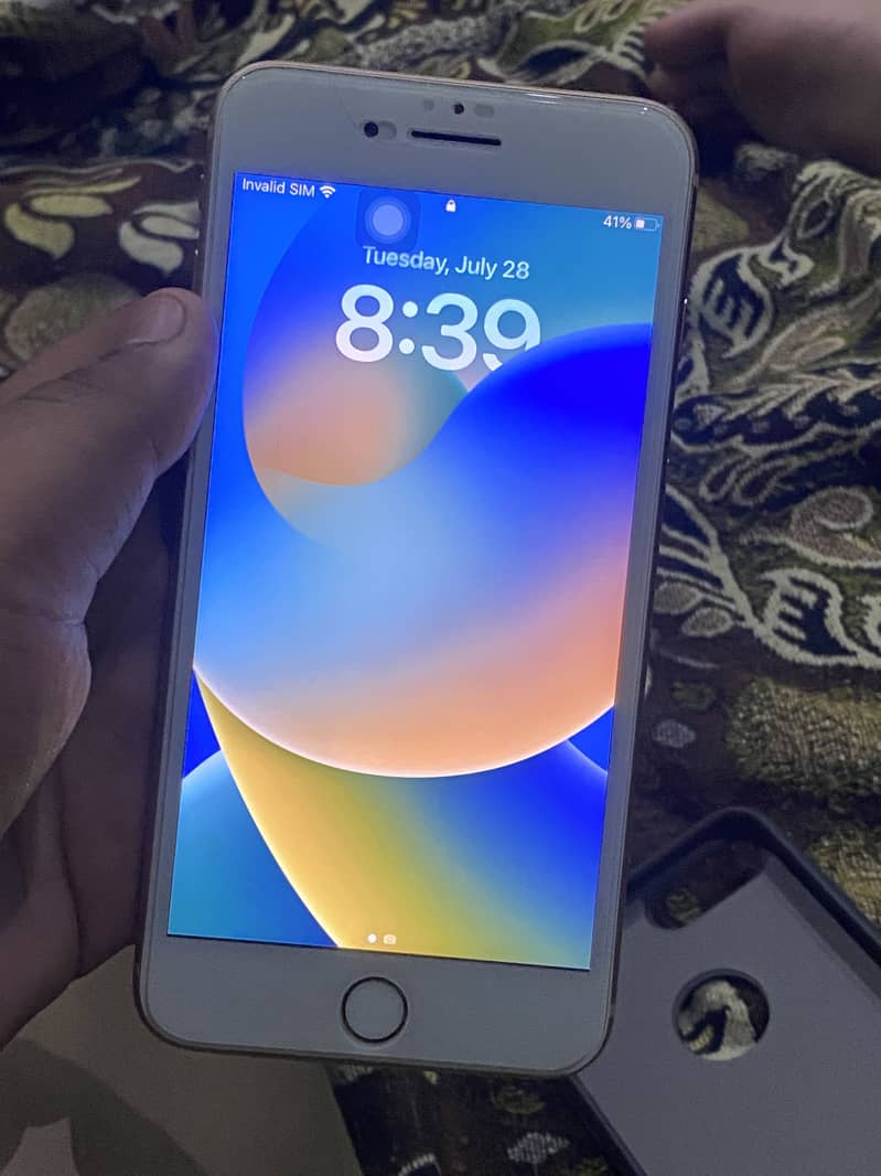 Apple iPhone 8 Plus 3
