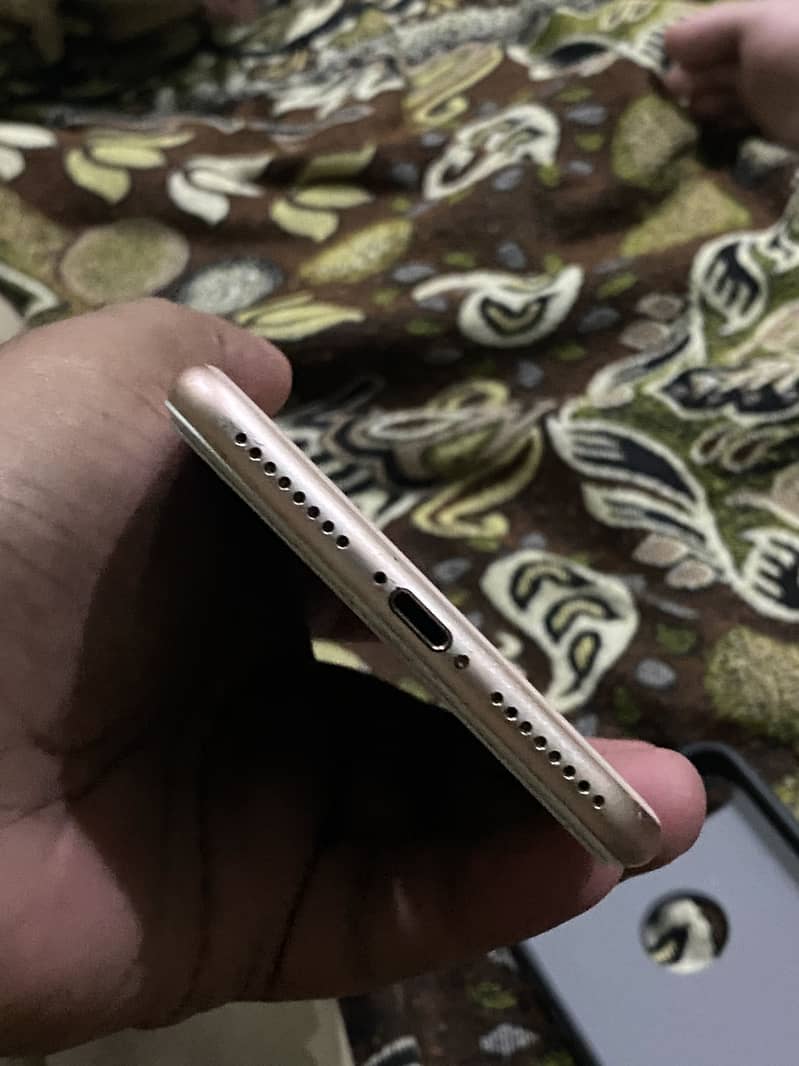 Apple iPhone 8 Plus 6