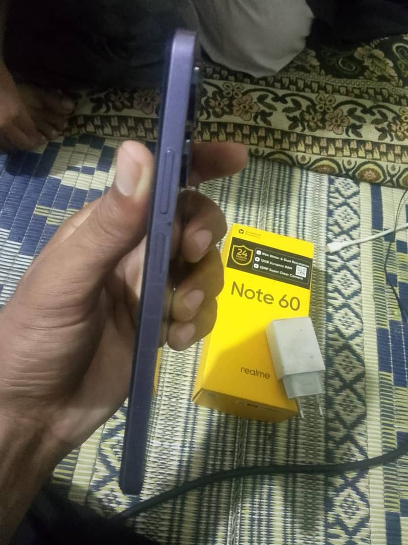 Realme Note 60 4