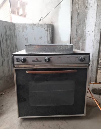 Mitsubishi Gas Oven - Working condition - Original Oven - Good quality